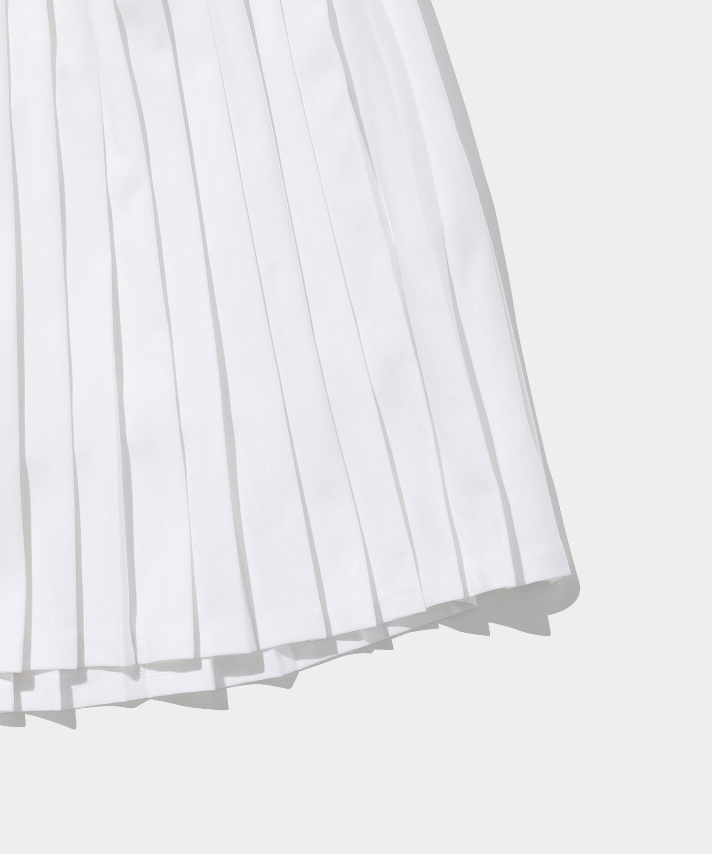 adidas women's ライトウェイト プリーツスカート WHITE