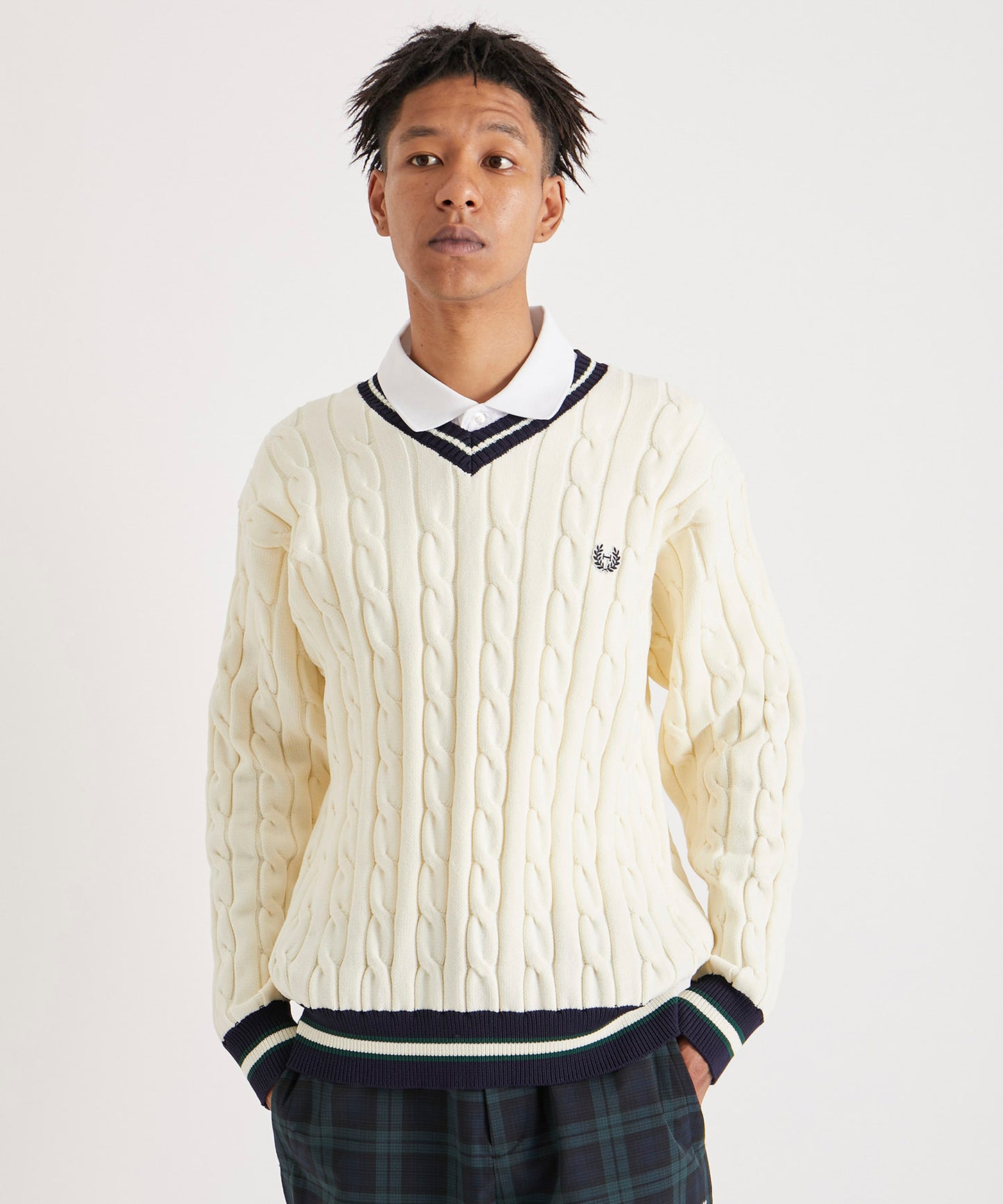 V NECK CABLE KNIT PO